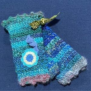 Fingerless glove handmade by me, Stapleton Fibre Arts, wool warm. Brand New.